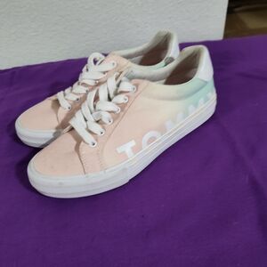 Women's tummy Hilfiger shoes